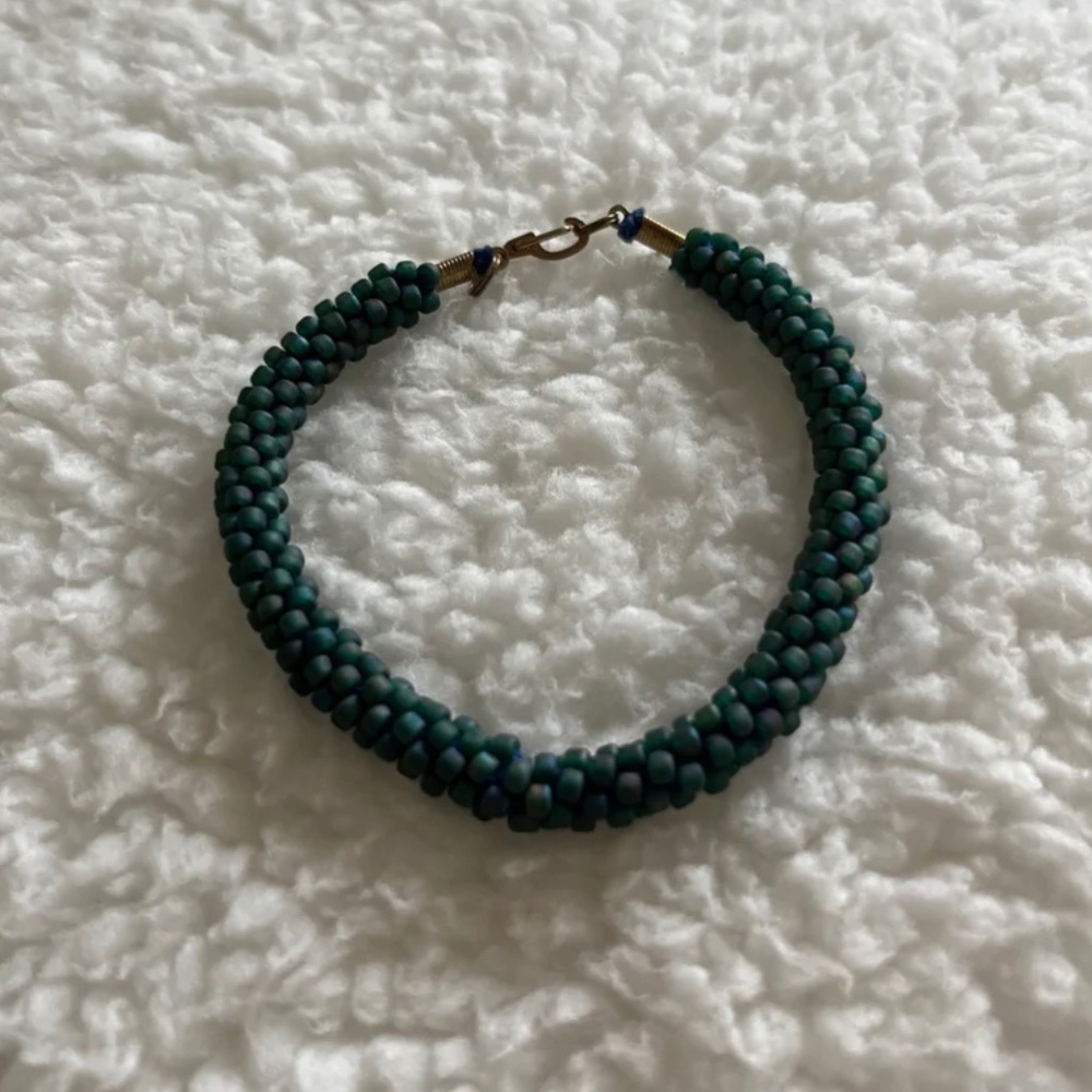 TWISTED BEAD ROPE BRACELET CHAIN. TEAL AQUA BEADS.